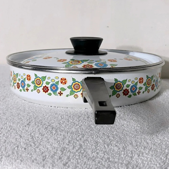 Vintage Enamelware Crazy Flower Skillet Frying Pan With Lid - Picture 4 of 16